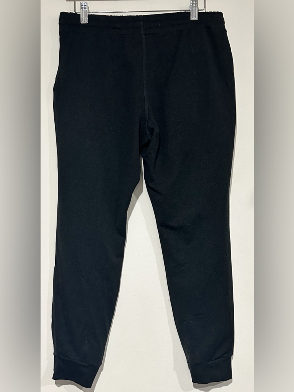Vuori Perfomance Jogger in Charcoal Heather in Small - Picture 4 of 7